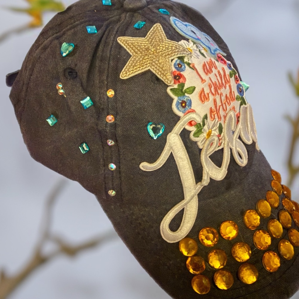 Hat - Picture 2 of 6